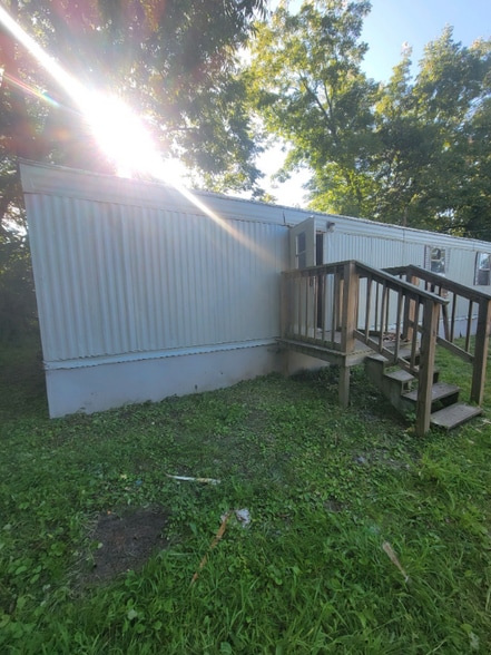 Primary Photo - 11 Moore St