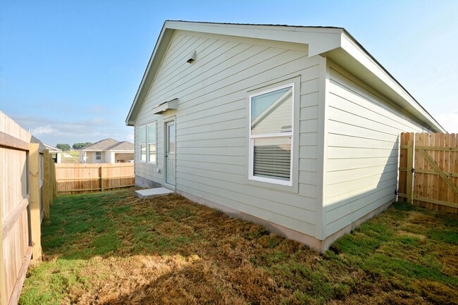 Building Photo - 2410 Broken Arrow