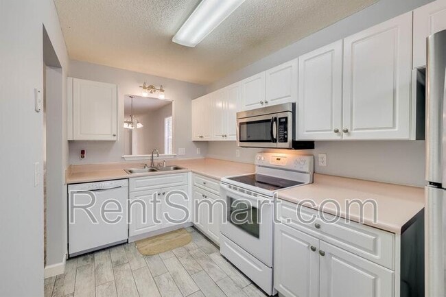 Building Photo - 4760 Brookwood Dr