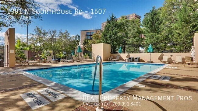 Building Photo - 1301 N Courthouse Rd