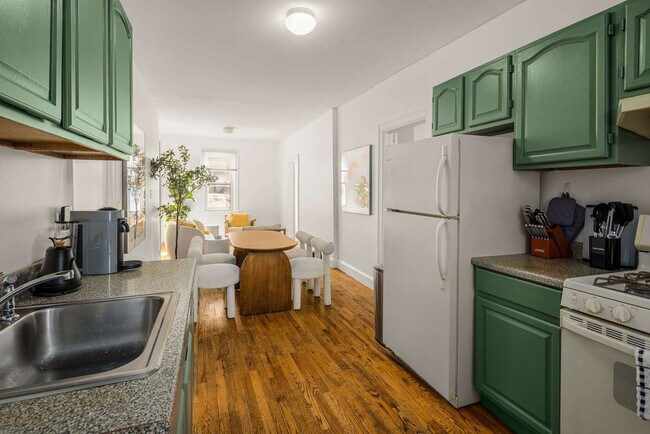 Building Photo - 57 Withers St