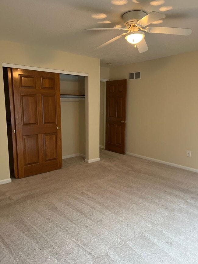 Building Photo - 492 Radcliff Dr