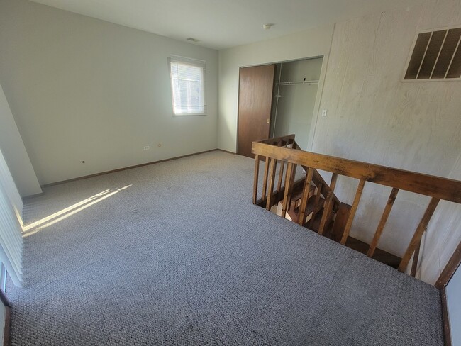 Building Photo - 89 Maude Ave