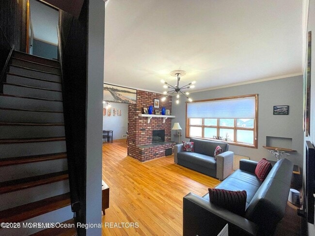 Building Photo - 137 Oakland St