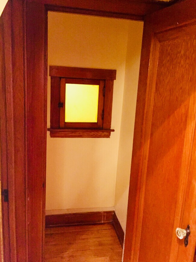 Building Photo - 1924 Kenilworth Ave