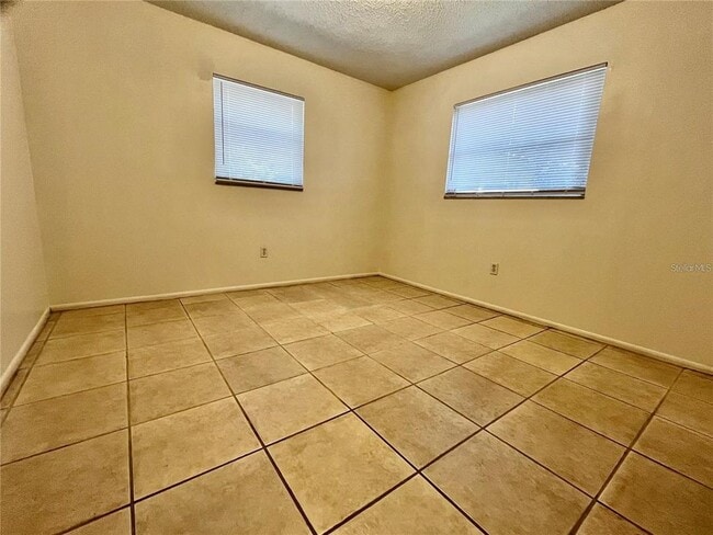 Building Photo - 15701 Waverly St