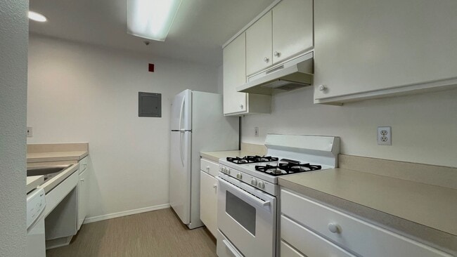 Building Photo - 3053 S Higuera St