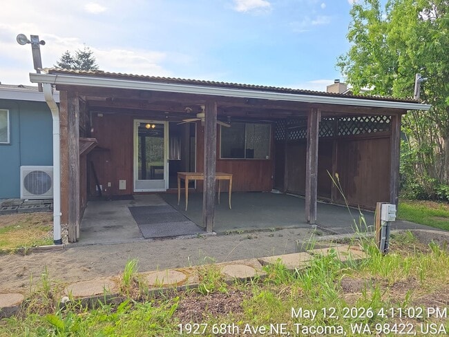 Building Photo - NE Tacoma "Retro" Rambler home - 3 bedroom plus den with 1 bathroom, 2 car garage, AC units - Ava...