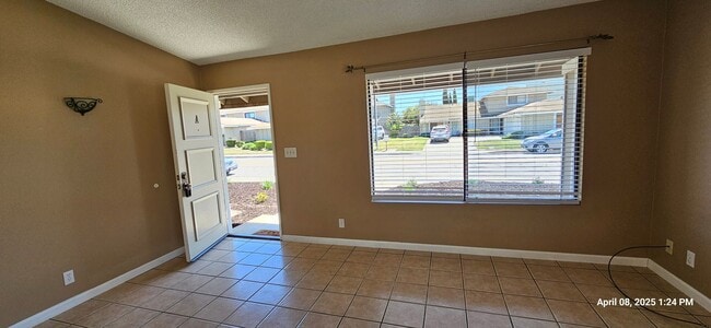 Building Photo - Orcutt Single Story Knollwood Terrace Condo with Attached One Car Garage