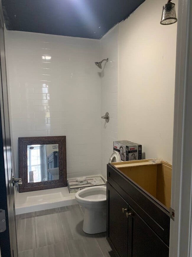 Building Photo - 29 Elk St