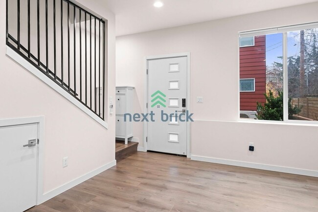 Building Photo - 2 Bed 2 Bath Single-family House Available for Rent!