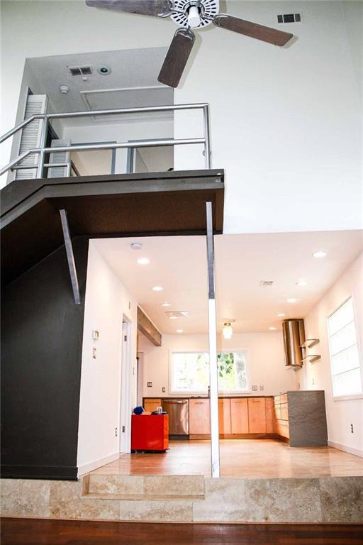 Building Photo - 270 Peachtree Way NE