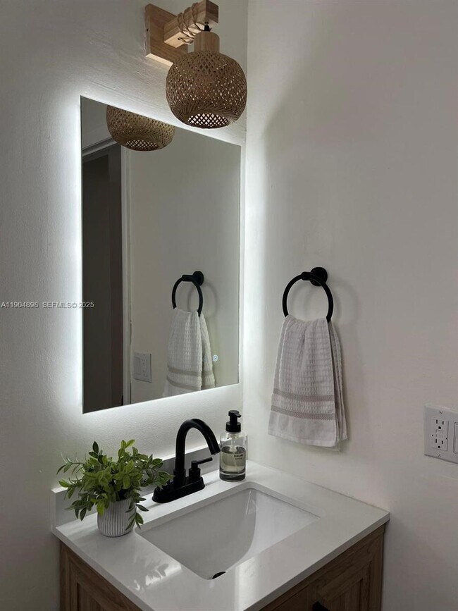 Building Photo - 14305 SW 57th Ln