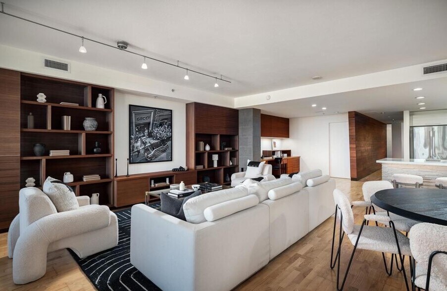 Building Photo - 1431 Pacific Hwy