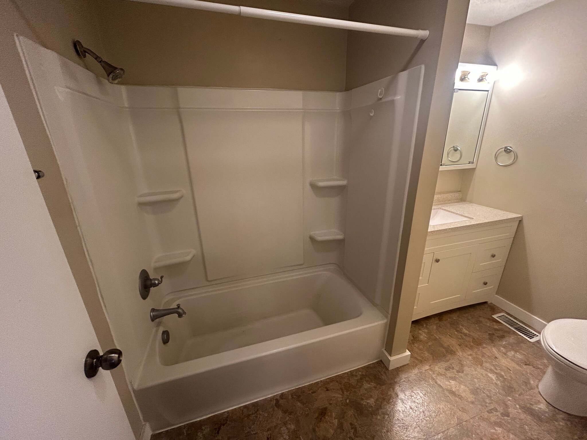 Building Photo - 304 Orchard St