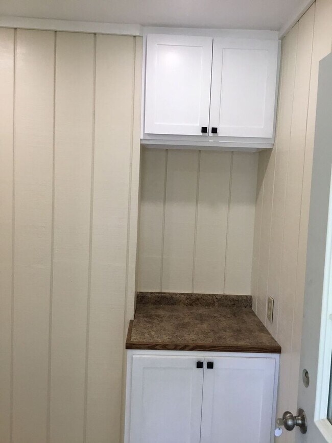 Building Photo - GORGEOUS 4/3 BROADMOOR HOME-UPDATED-MUST SEE