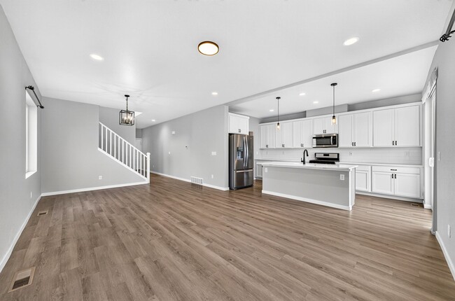 Building Photo - 466 Indian Grass St