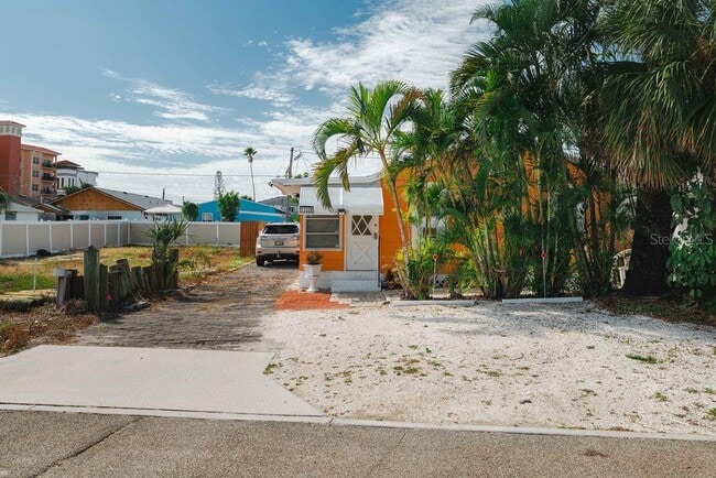 Building Photo - 13320 2nd St E