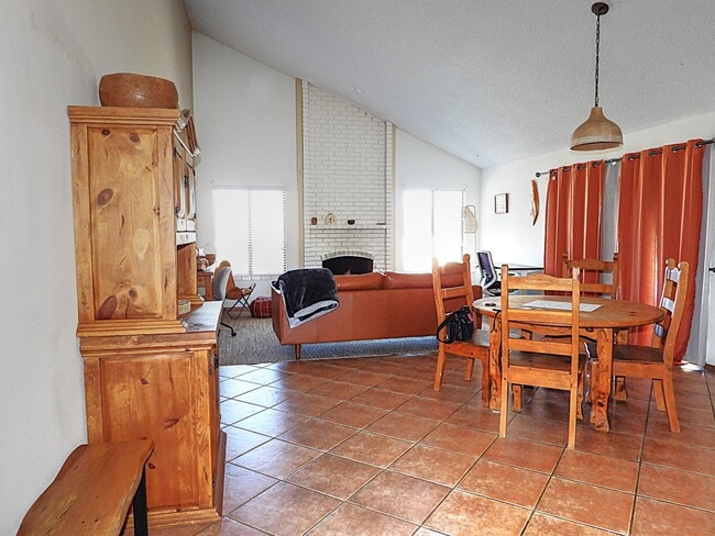 Building Photo - 56814 Mountain View Trail