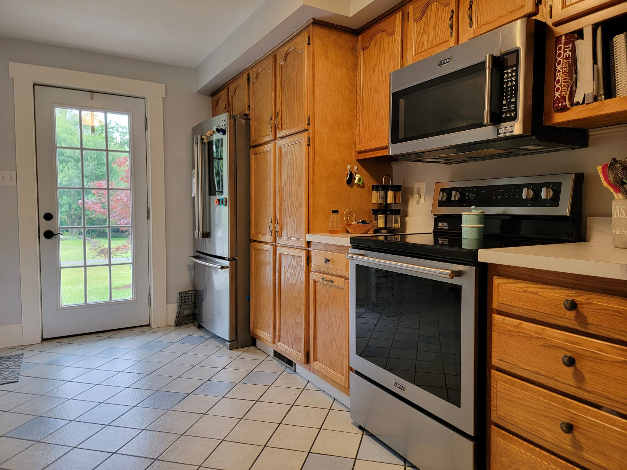 Building Photo - 557 Pitney Rd