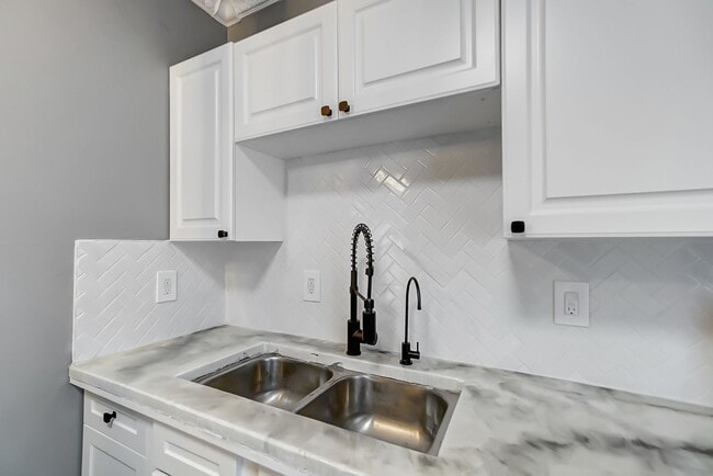 Building Photo - 1706 Sherman Ave