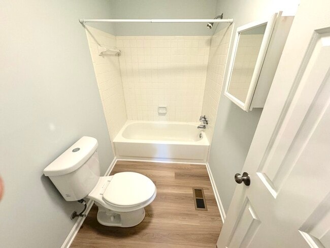 Building Photo - 2 bed 3 bath home in Virginia Beach
