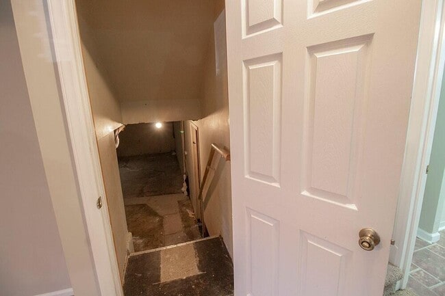 Building Photo - 2207 Bushnell Dr