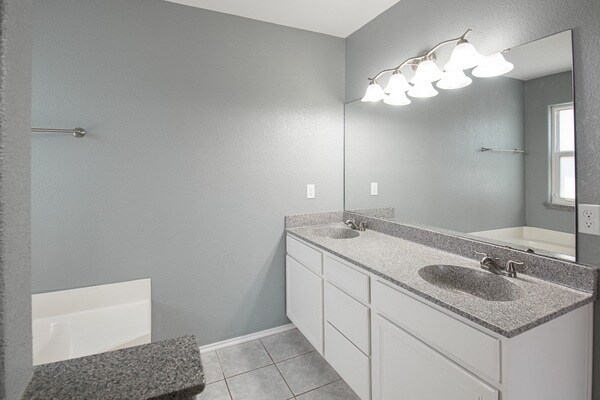 Building Photo - 15210 Main Royal Dr