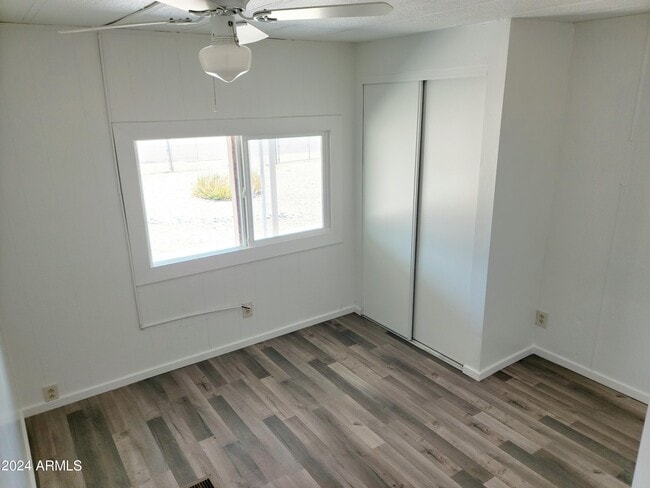 Building Photo - 2749 E Beardsley Rd