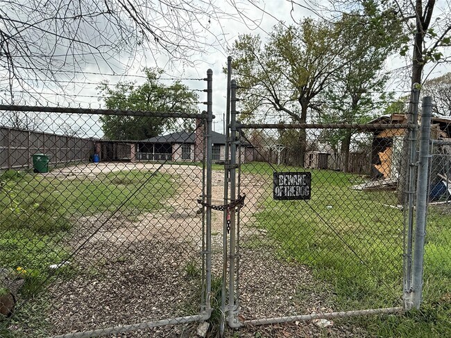 Building Photo - 1803 Tidwell Ln