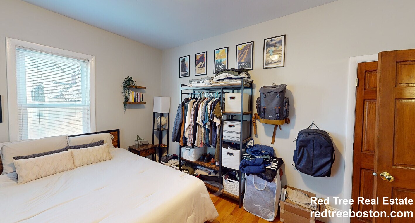 Building Photo - 23 Tufts St