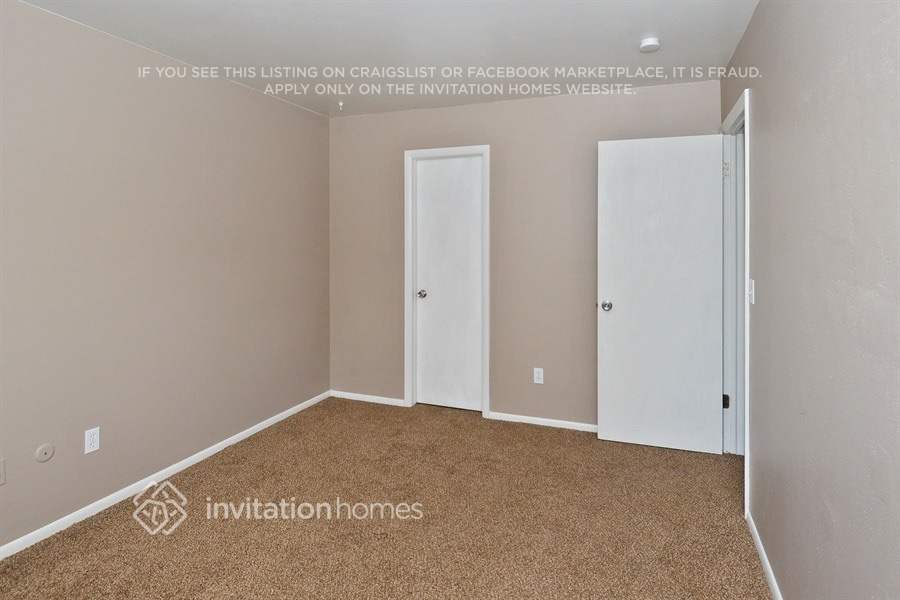 Building Photo - 10507 W 107th Ave