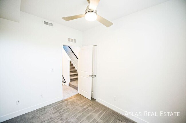 Building Photo - 2016 N Bryant St