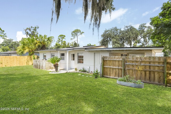 Building Photo - 5236 River Forest Dr