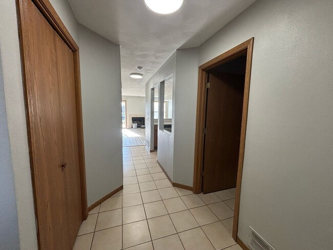 Building Photo - Rockford Townhomes East