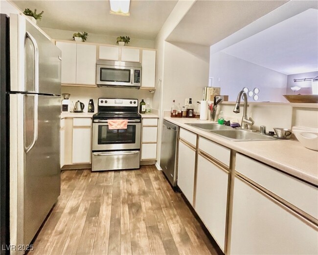 Building Photo - 2300 E Silverado Ranch Blvd