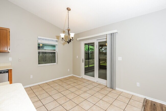 Building Photo - 2635 Cahill Way