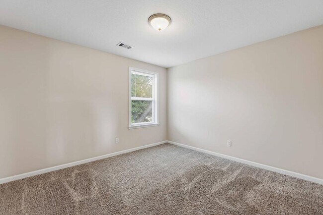 Building Photo - 112 White Oak Pl