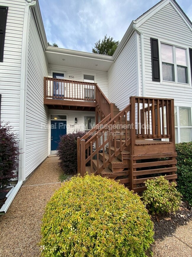 Primary Photo - 924 Ironwood Dr