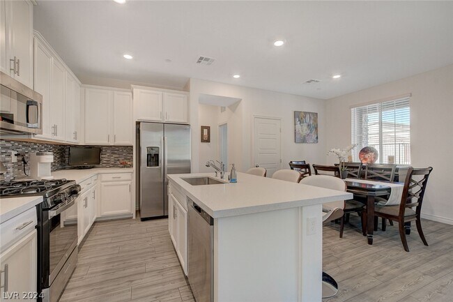 Building Photo - 7320 N Decatur Blvd