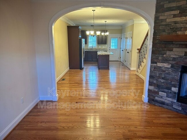 Building Photo - 18 Spring View Dr