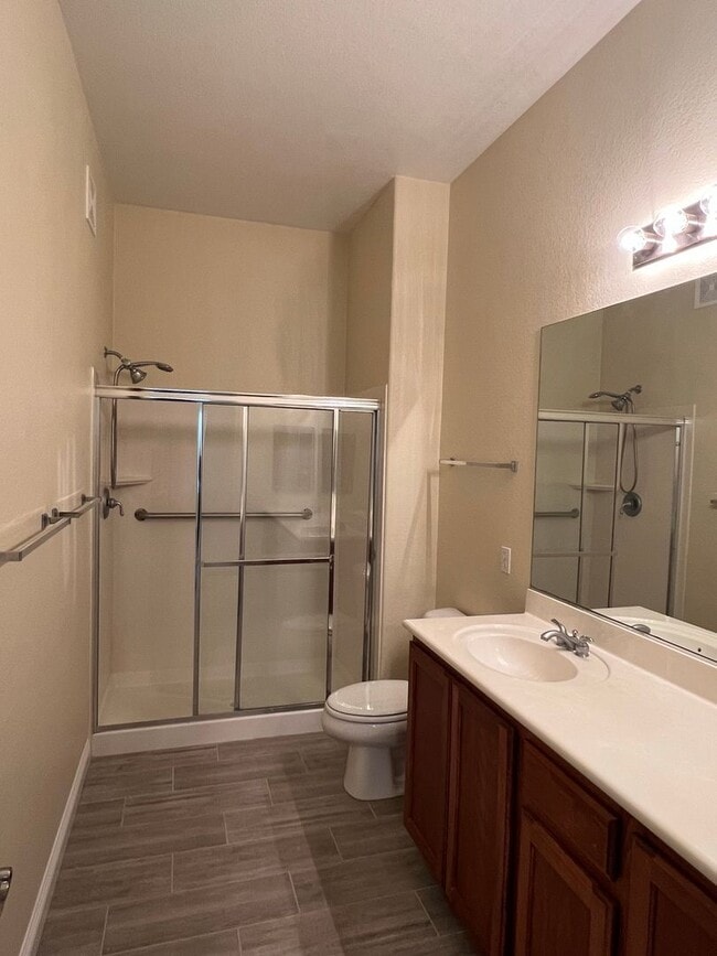 Building Photo - Gorgeous 3 Bedroom, 2 Bath in Silverado Ranch