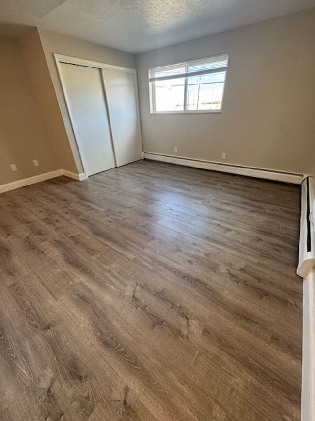 Building Photo - Studio apartment