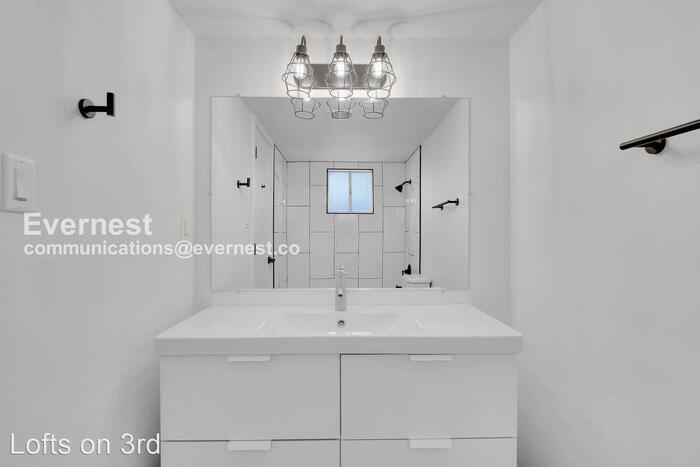 Building Photo - 1401 N 3rd St