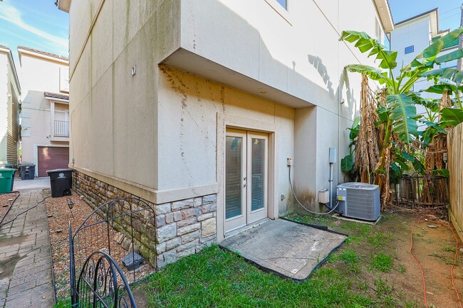 Building Photo - 2540 Prospect St