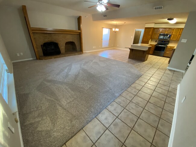 Building Photo - 3320 Lockhaven Dr