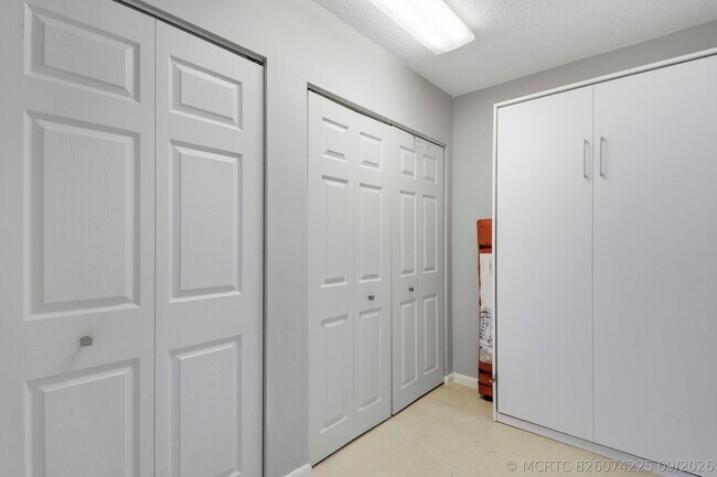 Building Photo - 1601 Marina Isle Way