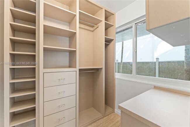 Building Photo - 1250 NE 87th St