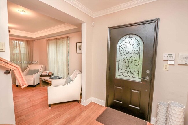 Building Photo - 1700 SW 14th Ave