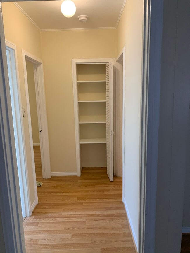 Building Photo - 14116 Sylvan St